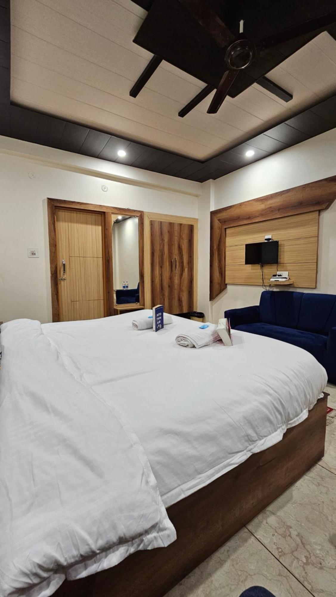 Green View Hotel And Restaurant แมคลอยด์กันจ์ ภายนอก รูปภาพ
