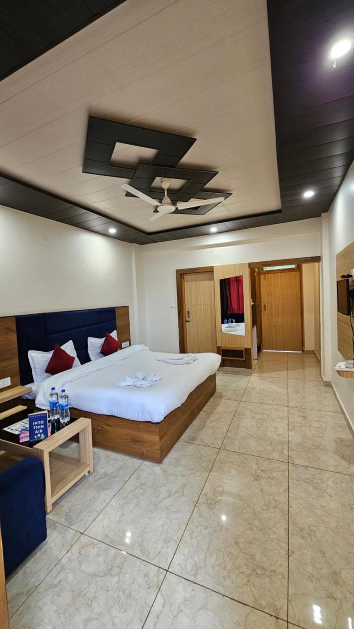 Green View Hotel And Restaurant แมคลอยด์กันจ์ ภายนอก รูปภาพ