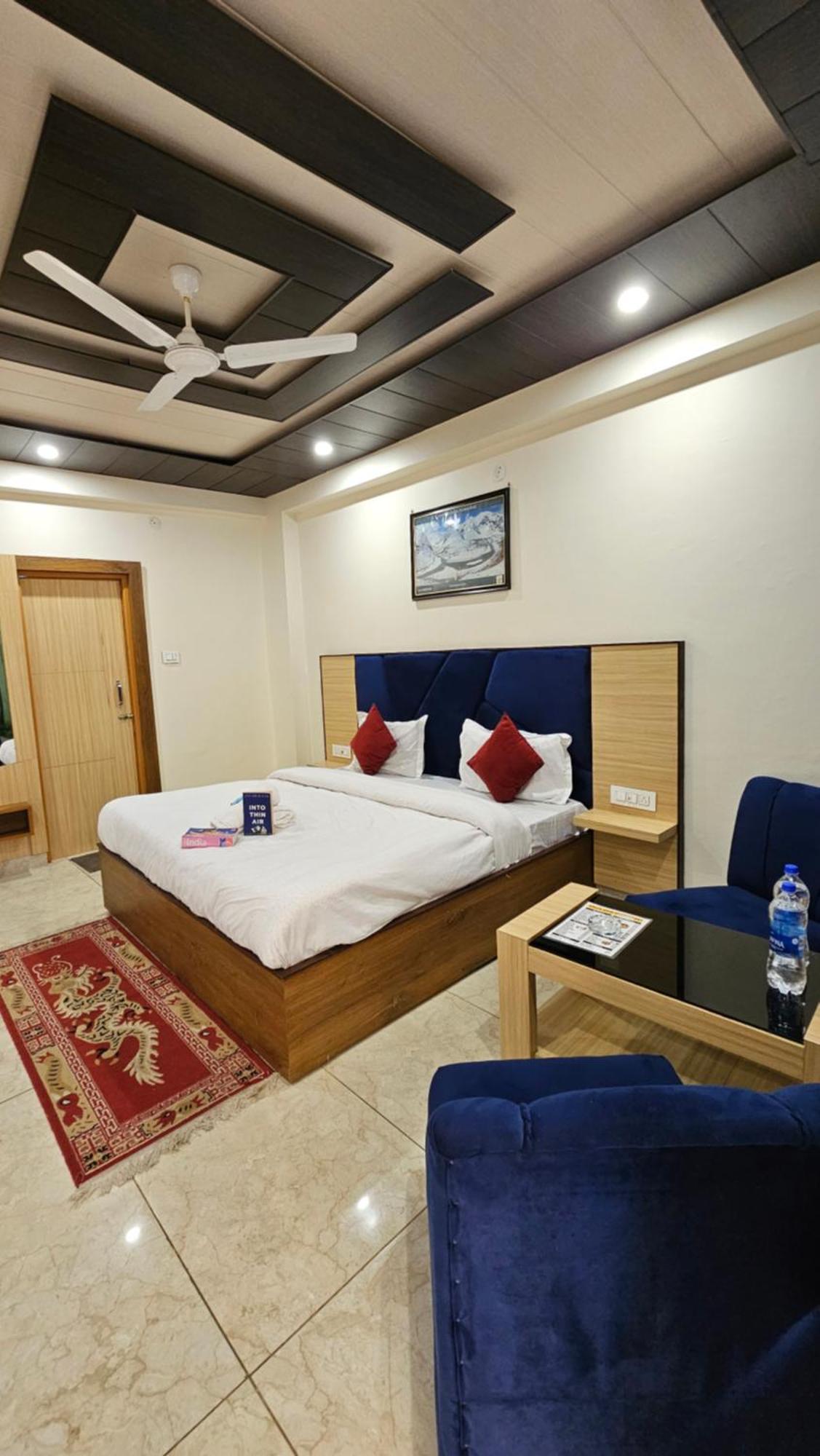Green View Hotel And Restaurant แมคลอยด์กันจ์ ภายนอก รูปภาพ