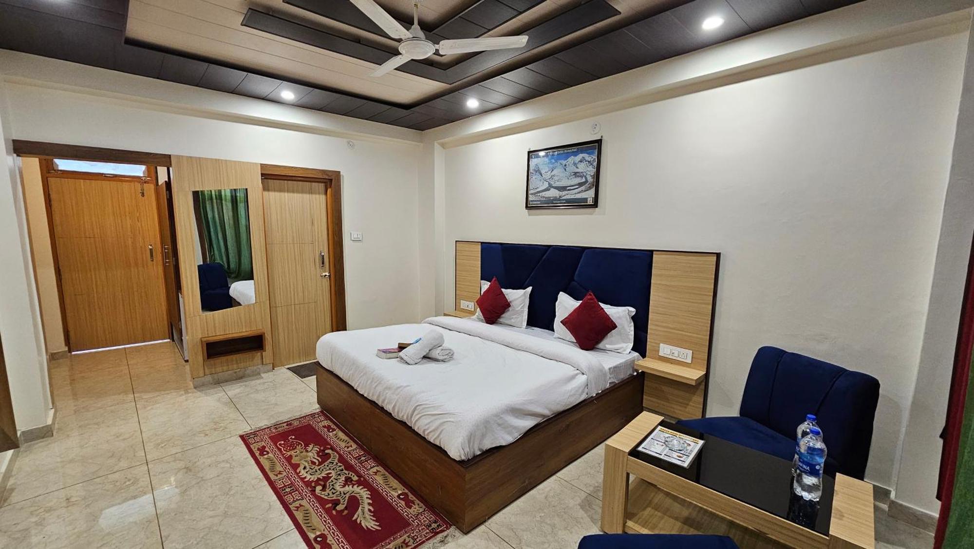 Green View Hotel And Restaurant แมคลอยด์กันจ์ ภายนอก รูปภาพ